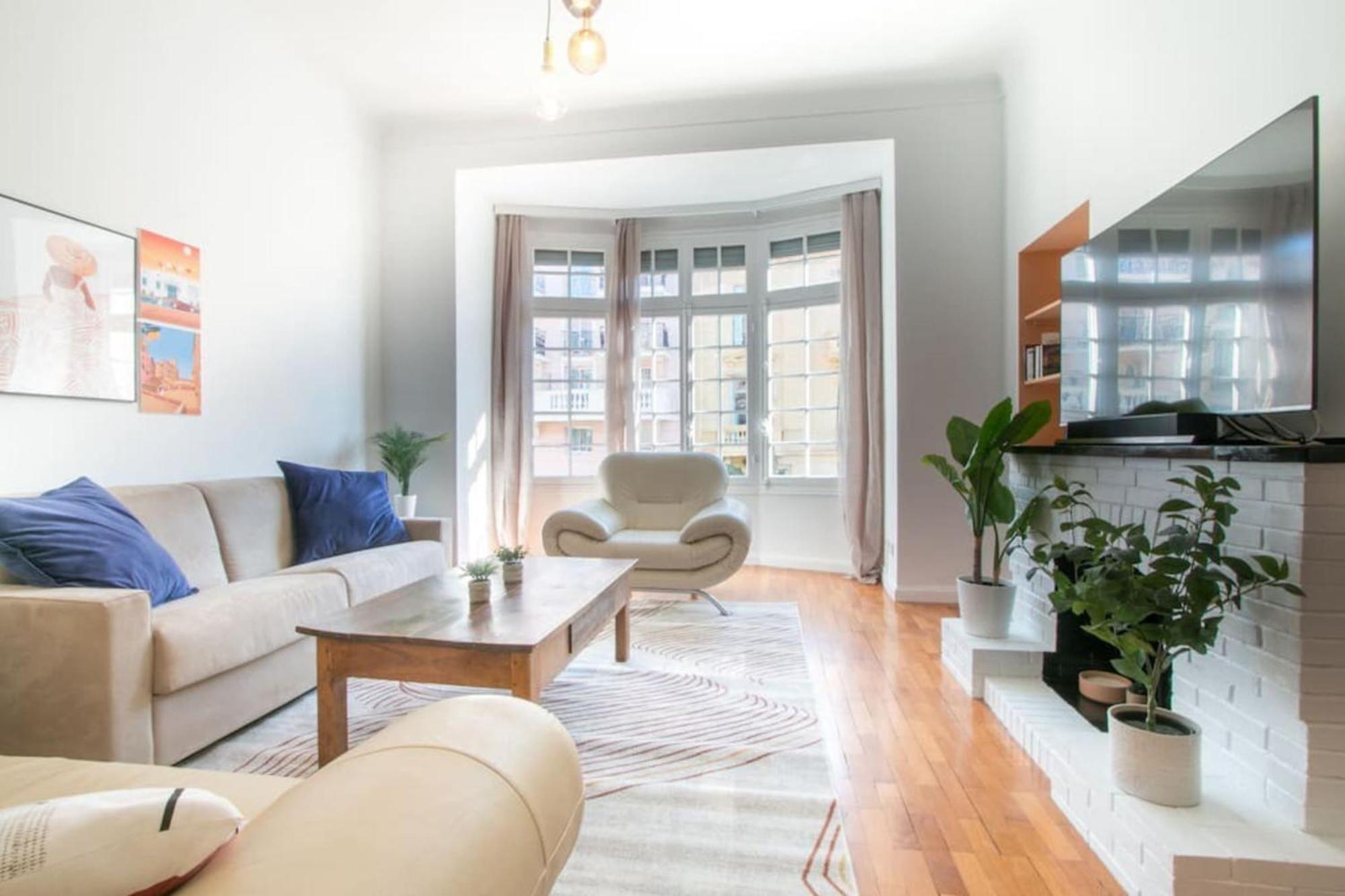 Spacious 2-Bedroom In The Centre Of Мантон Екстер'єр фото