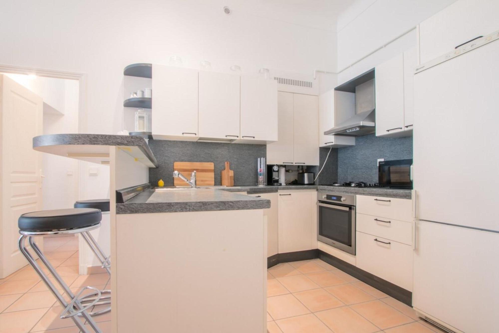 Spacious 2-Bedroom In The Centre Of Мантон Екстер'єр фото